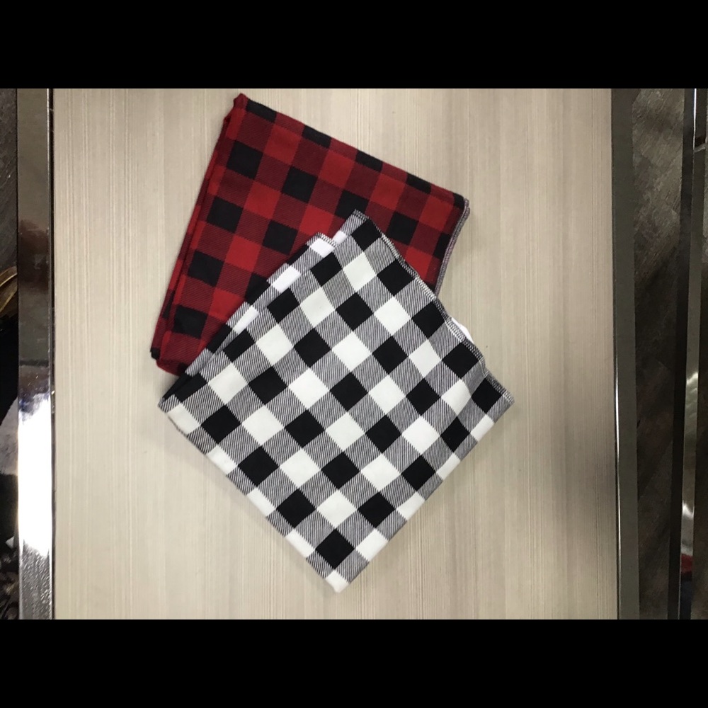 NWT BUFFALO PLAID SCARVES BLACK/WHITE & RED/BLACK